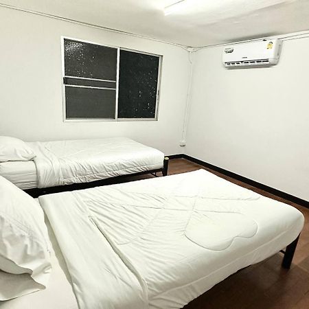 צ'יאנג מאי Adora Hostel מראה חיצוני תמונה